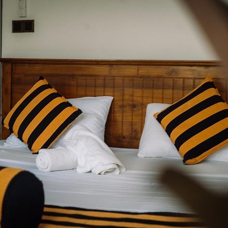 Chill Vibes Hiriketiya Hostel ดิคเวลลา ภายนอก รูปภาพ