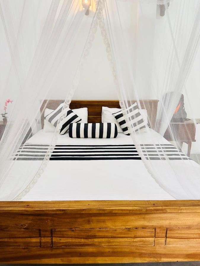 Chill Vibes Hiriketiya Hostel ดิคเวลลา ภายนอก รูปภาพ