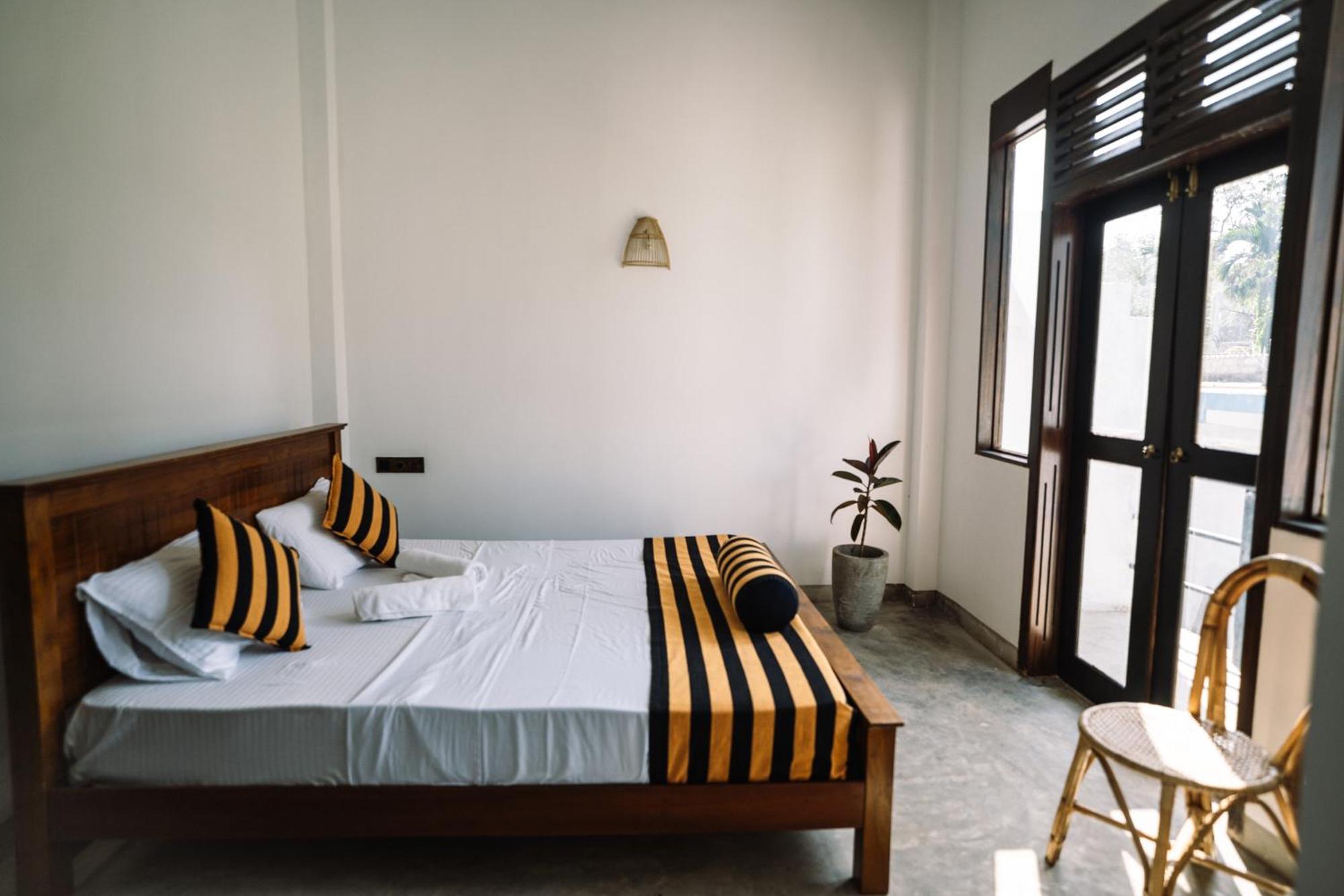 Chill Vibes Hiriketiya Hostel ดิคเวลลา ภายนอก รูปภาพ
