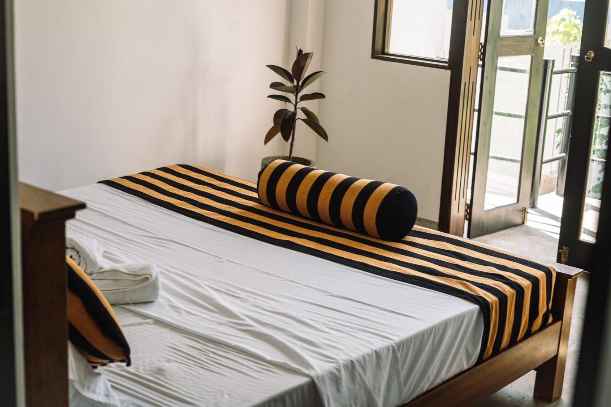 Chill Vibes Hiriketiya Hostel ดิคเวลลา ภายนอก รูปภาพ
