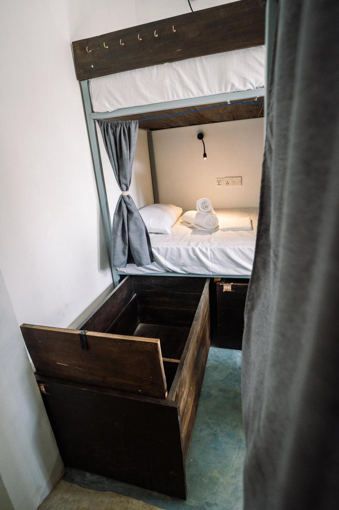 Chill Vibes Hiriketiya Hostel ดิคเวลลา ภายนอก รูปภาพ
