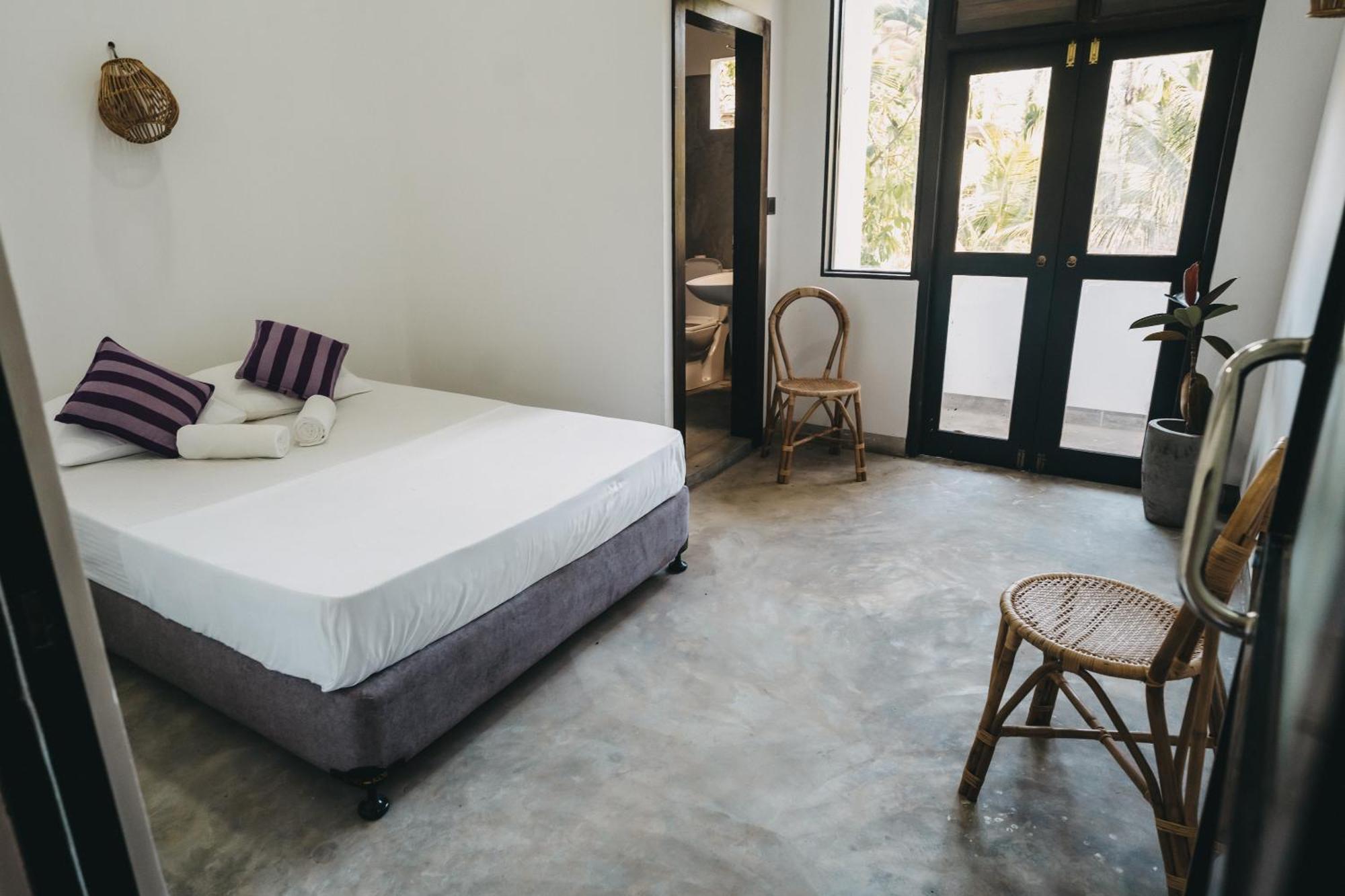 Chill Vibes Hiriketiya Hostel ดิคเวลลา ภายนอก รูปภาพ