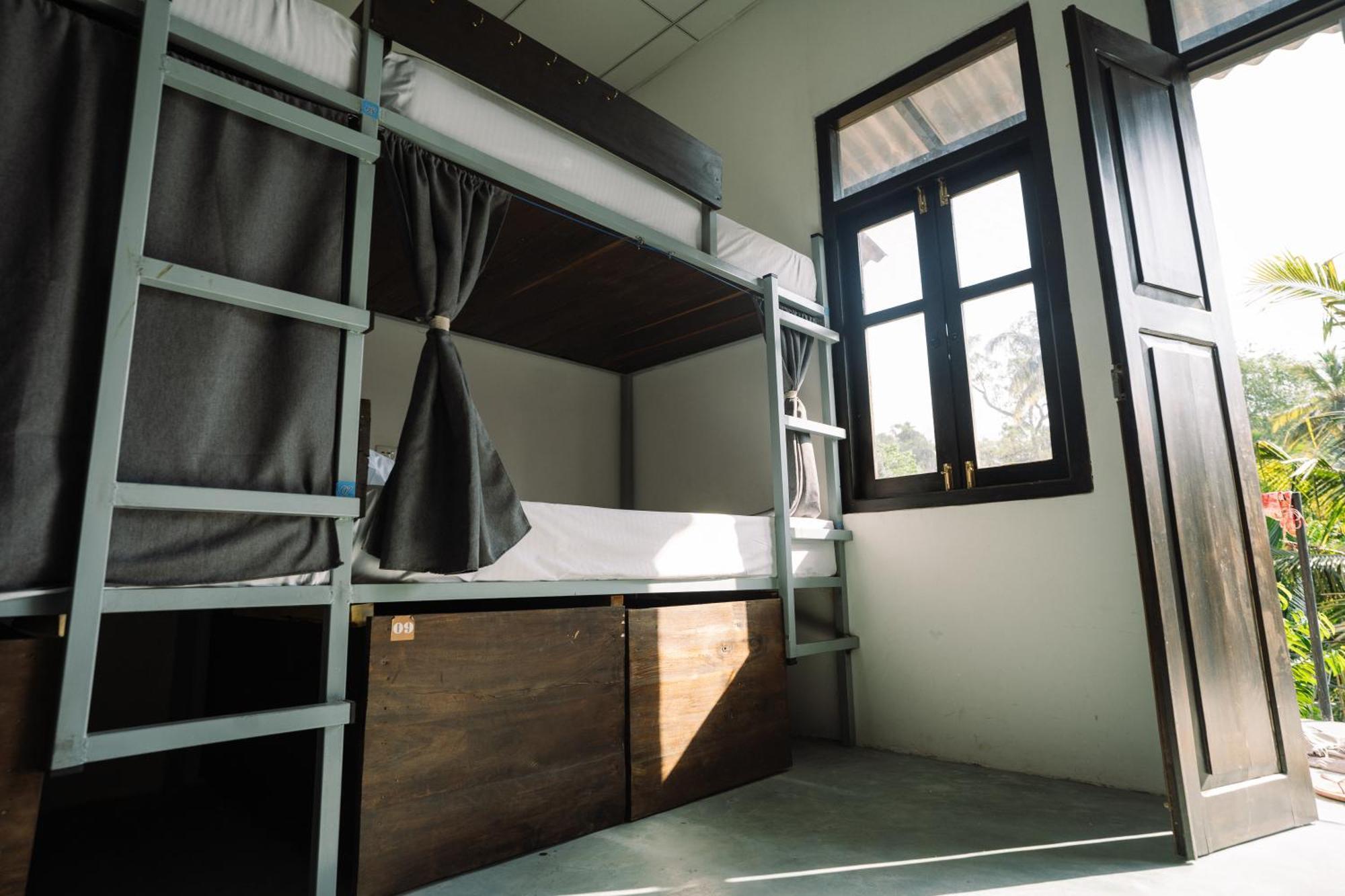 Chill Vibes Hiriketiya Hostel ดิคเวลลา ภายนอก รูปภาพ