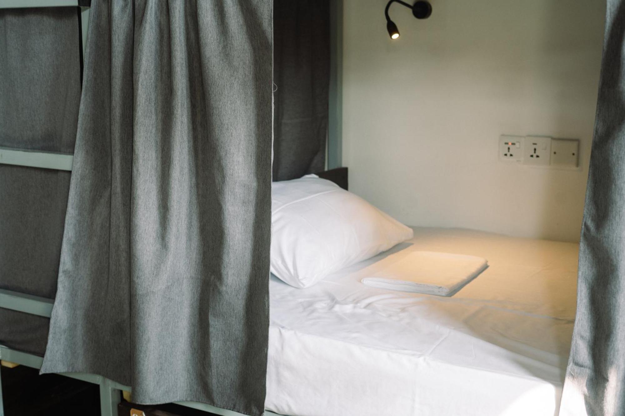 Chill Vibes Hiriketiya Hostel ดิคเวลลา ภายนอก รูปภาพ