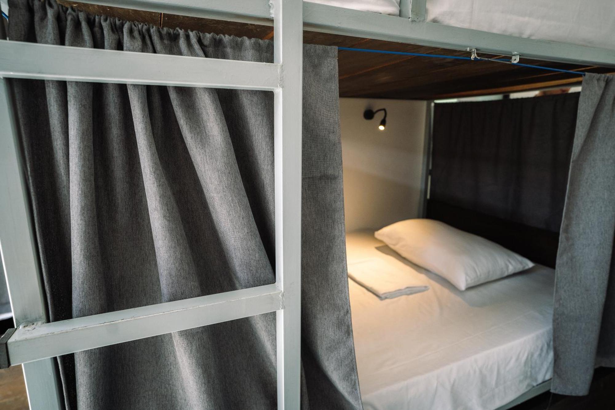 Chill Vibes Hiriketiya Hostel ดิคเวลลา ภายนอก รูปภาพ